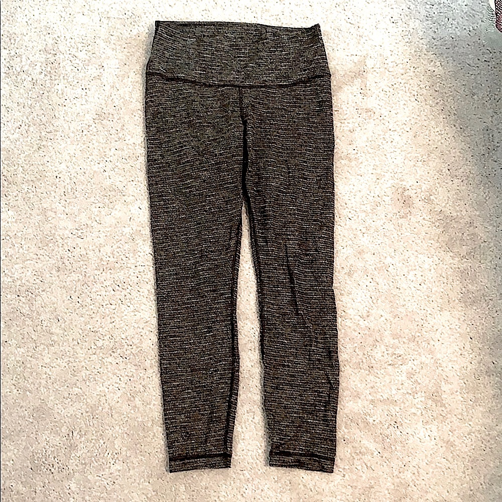 Lululemon Wundee Unders size 8